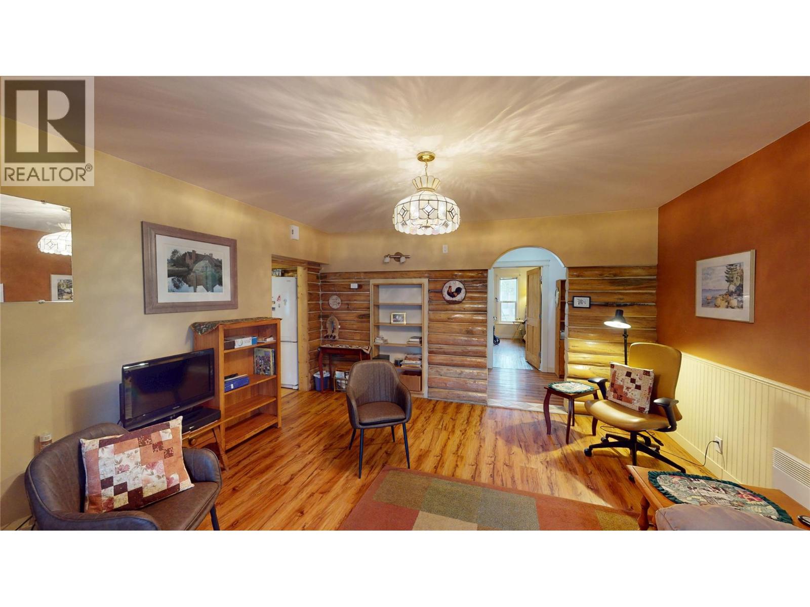 805 16th Avenue S, Creston, British Columbia  V0B 1G3 - Photo 4 - 10382298