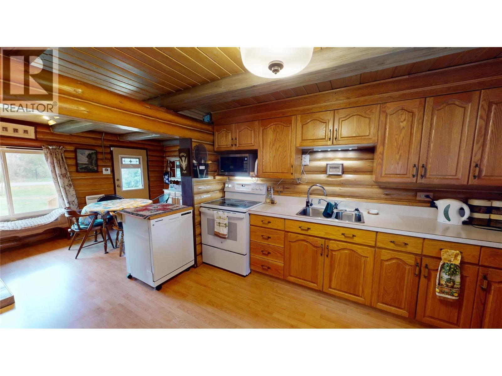 805 16th Avenue S, Creston, British Columbia  V0B 1G3 - Photo 6 - 10382298