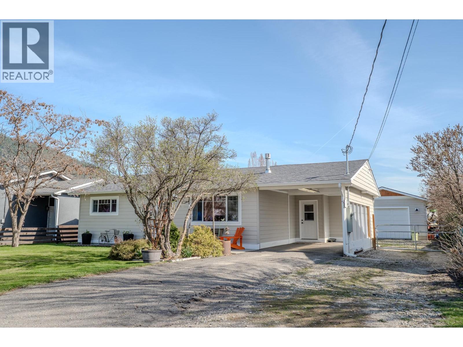 331 Birch Street, Chase, British Columbia  V0E 1M0 - Photo 2 - 10383555