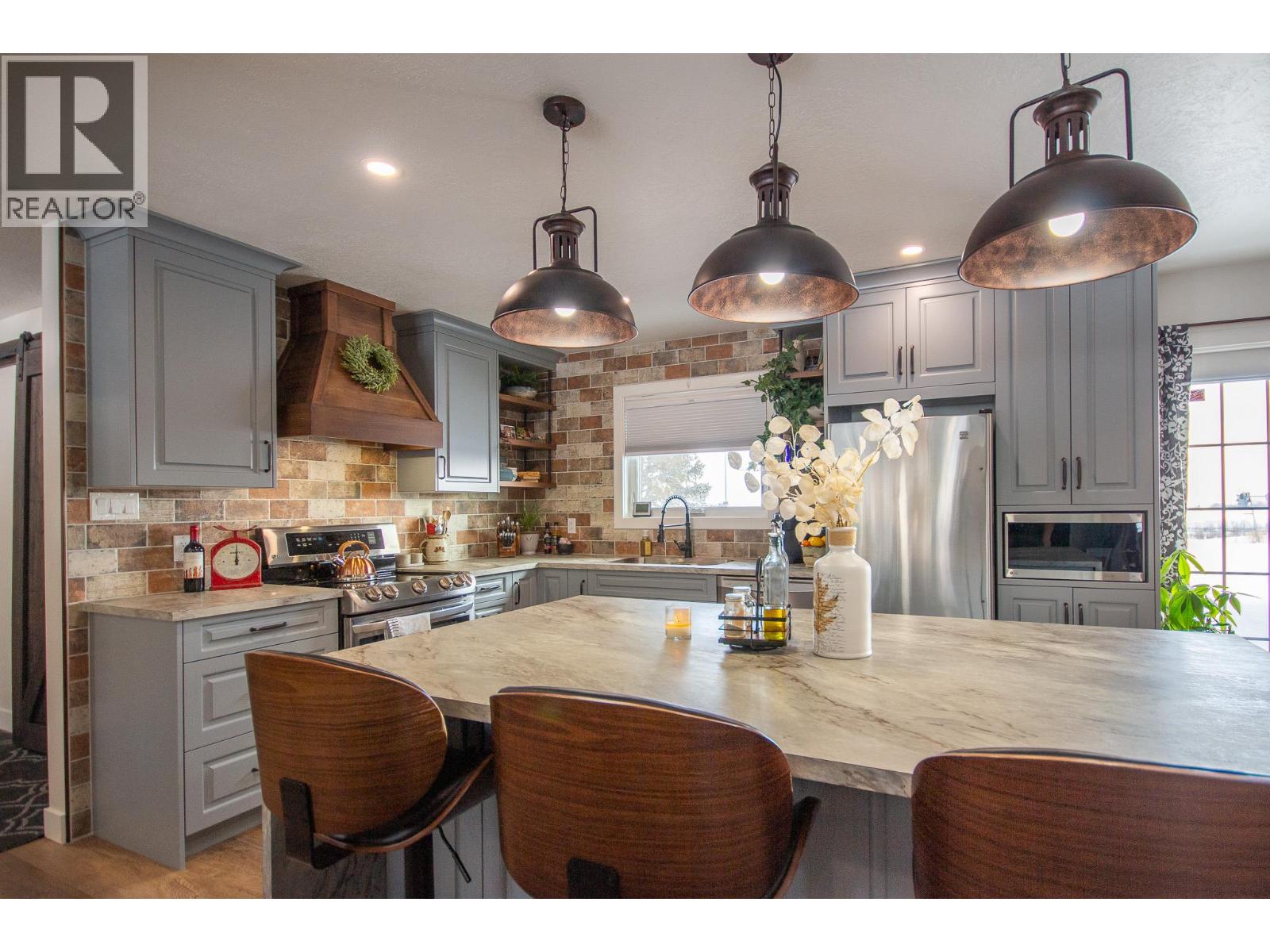 9084 227 Road, Dawson Creek, British Columbia  V1G 4E8 - Photo 2 - 10383518