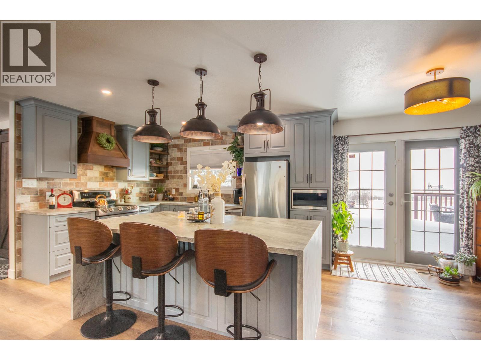 9084 227 Road, Dawson Creek, British Columbia  V1G 4E8 - Photo 3 - 10383518