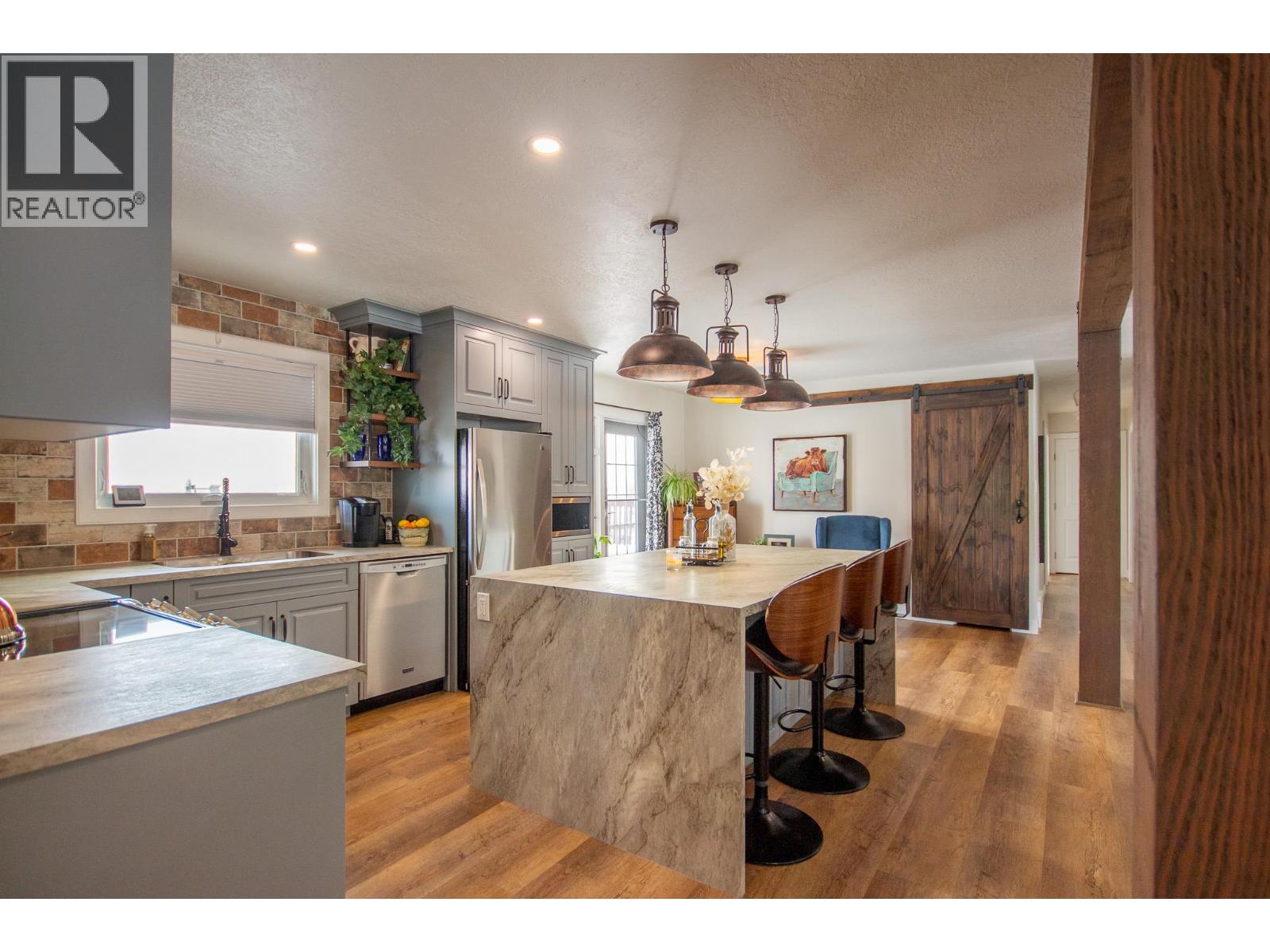 9084 227 Road, Dawson Creek, British Columbia  V1G 4E8 - Photo 5 - 10383518