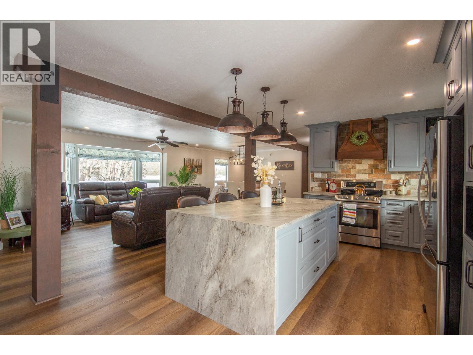 9084 227 Road, Dawson Creek, British Columbia  V1G 4E8 - Photo 7 - 10383518