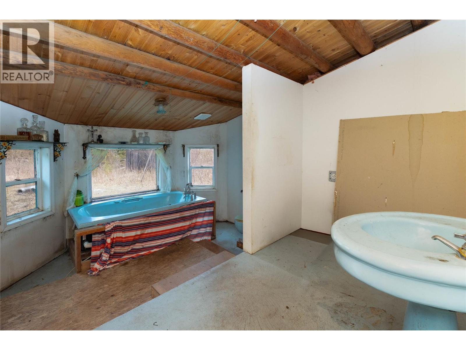 2410 Trinity Valley Road, Enderby, British Columbia  V0E 1V5 - Photo 26 - 10383485