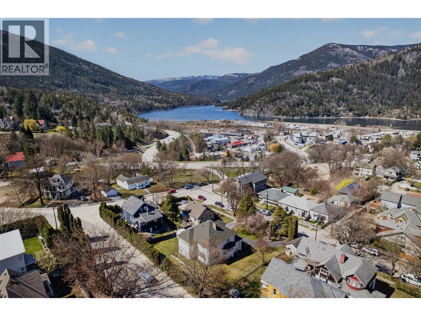 312 Latimer Street, Nelson, British Columbia  V1L 4T6 - Photo 4 - 10383141