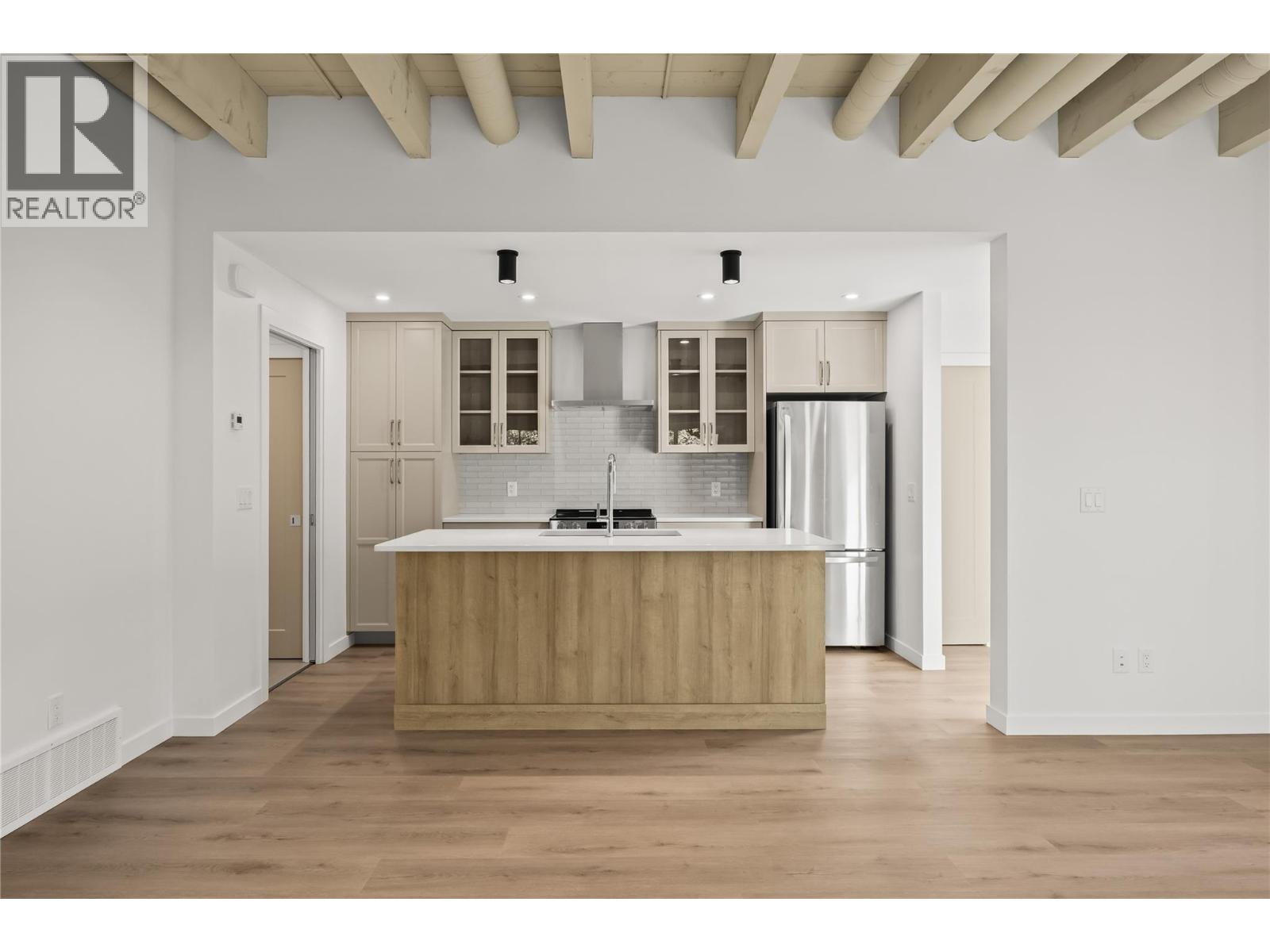 2957 Conlin Court Unit# 1, Kelowna, British Columbia  V1Y 7S7 - Photo 5 - 10383467