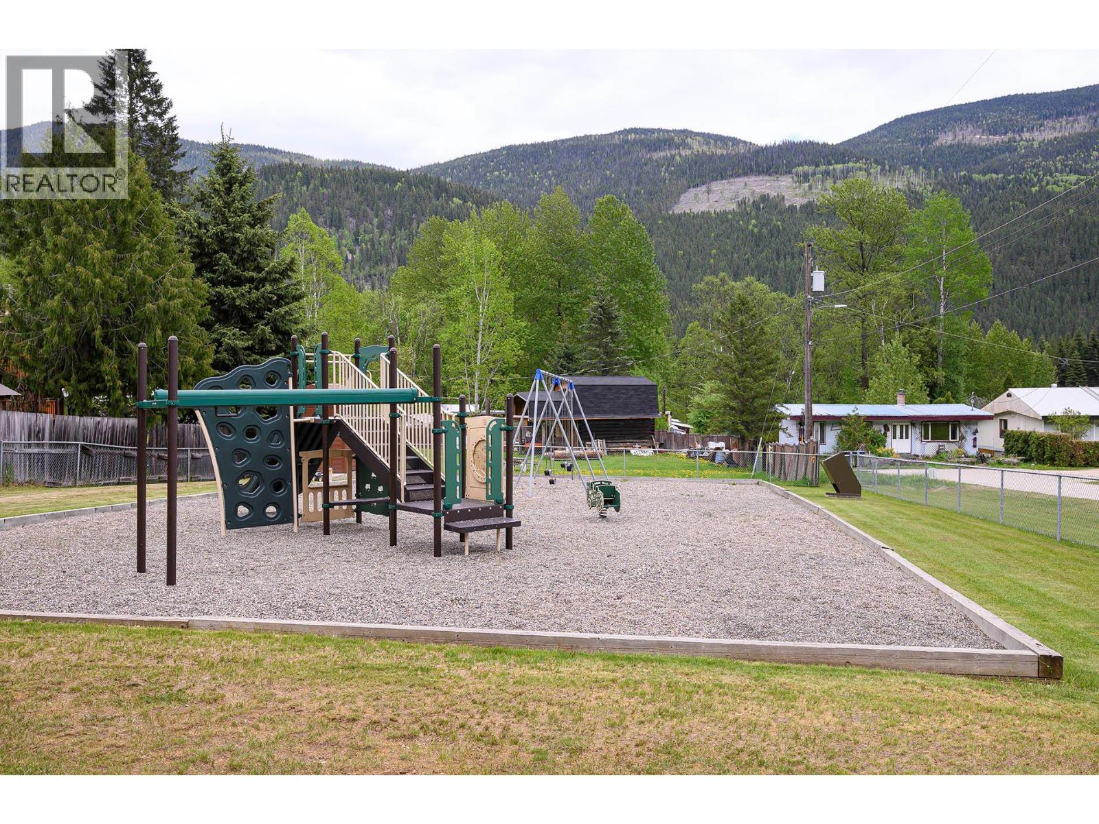 3782 River Drive, Blue River, British Columbia  V0E 1C0 - Photo 21 - 10383396