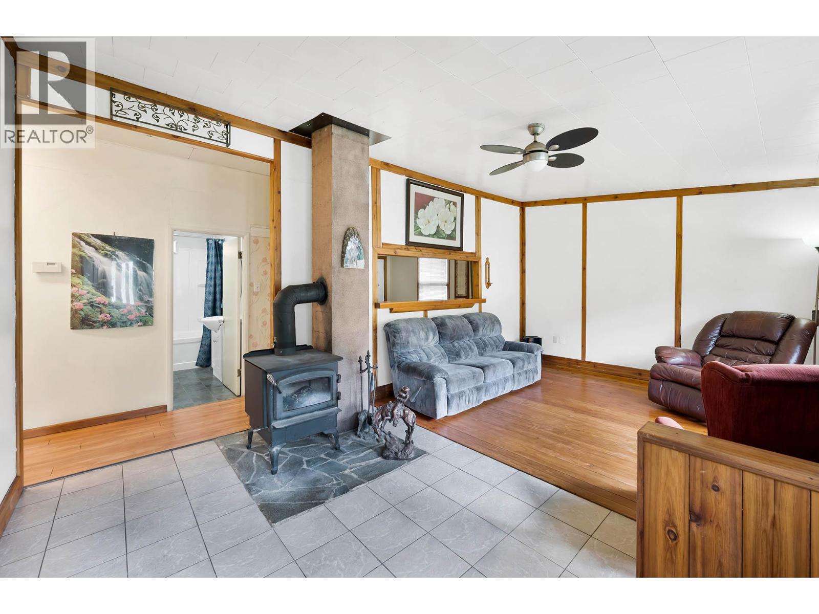 3782 River Drive, Blue River, British Columbia  V0E 1C0 - Photo 6 - 10383396