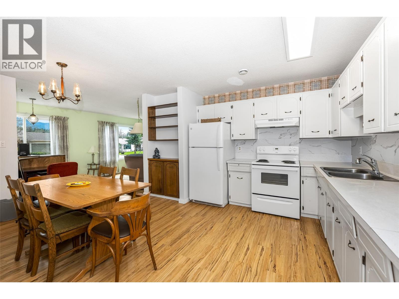 3341 Belaire Drive, Armstrong, British Columbia  V4Y 0K1 - Photo 2 - 10383004