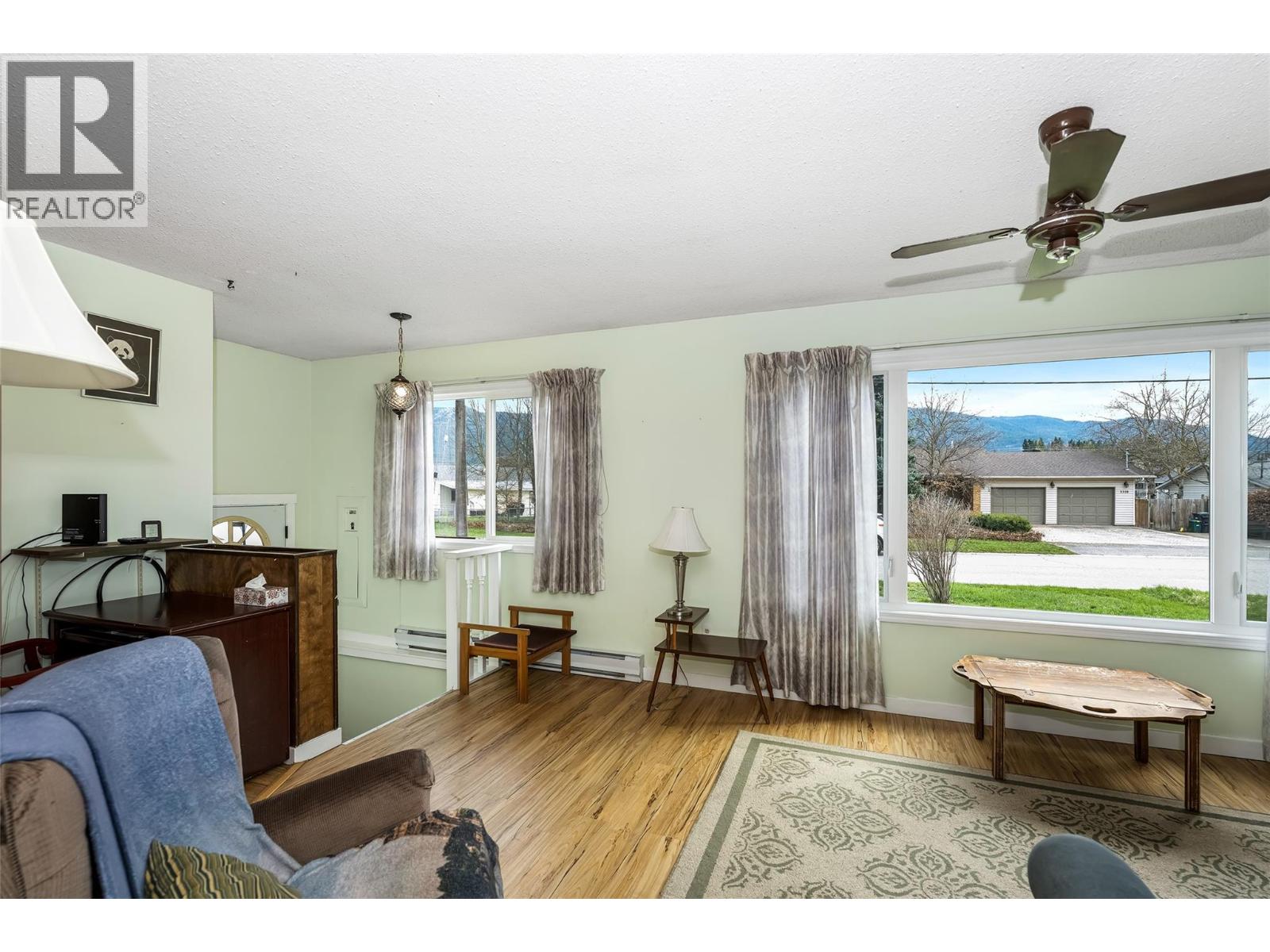 3341 Belaire Drive, Armstrong, British Columbia  V4Y 0K1 - Photo 5 - 10383004