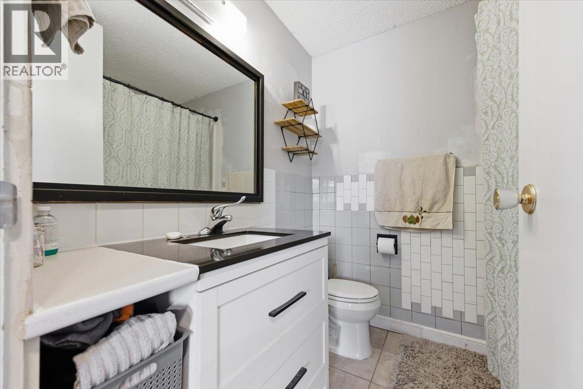 2002 21 Avenue, Vernon, British Columbia  V1T 7B9 - Photo 12 - 10383385