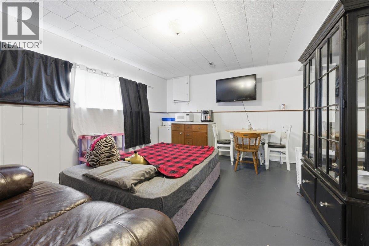 2002 21 Avenue, Vernon, British Columbia  V1T 7B9 - Photo 14 - 10383385