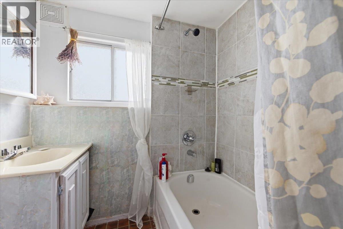 2002 21 Avenue, Vernon, British Columbia  V1T 7B9 - Photo 18 - 10383385