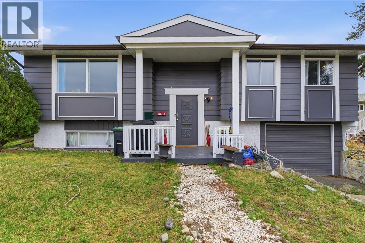 2002 21 Avenue, Vernon, British Columbia  V1T 7B9 - Photo 2 - 10383385