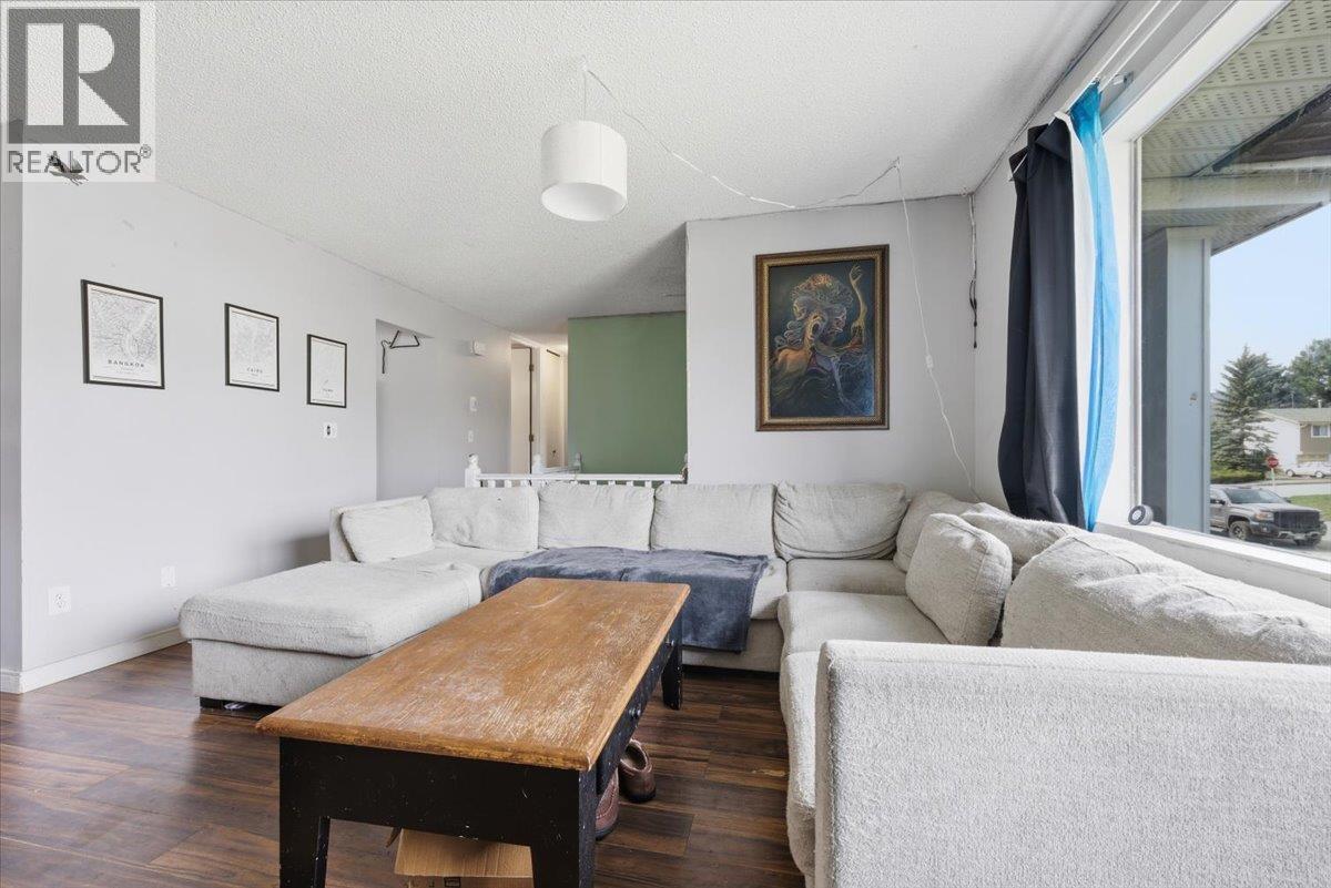 2002 21 Avenue, Vernon, British Columbia  V1T 7B9 - Photo 5 - 10383385