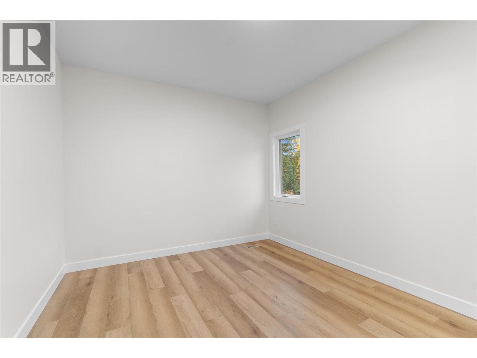 231 20 Street Ne Unit# 10, Salmon Arm, British Columbia  V1E 2Z7 - Photo 10 - 10383573