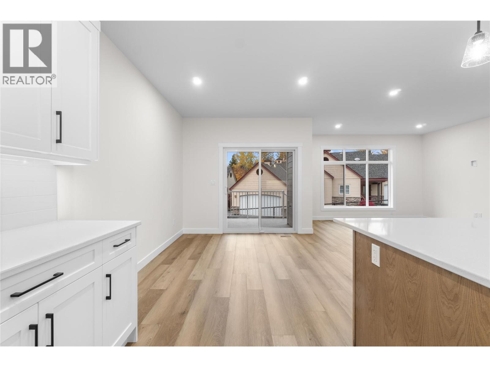 231 20 Street Ne Unit# 10, Salmon Arm, British Columbia  V1E 2Z7 - Photo 16 - 10383573