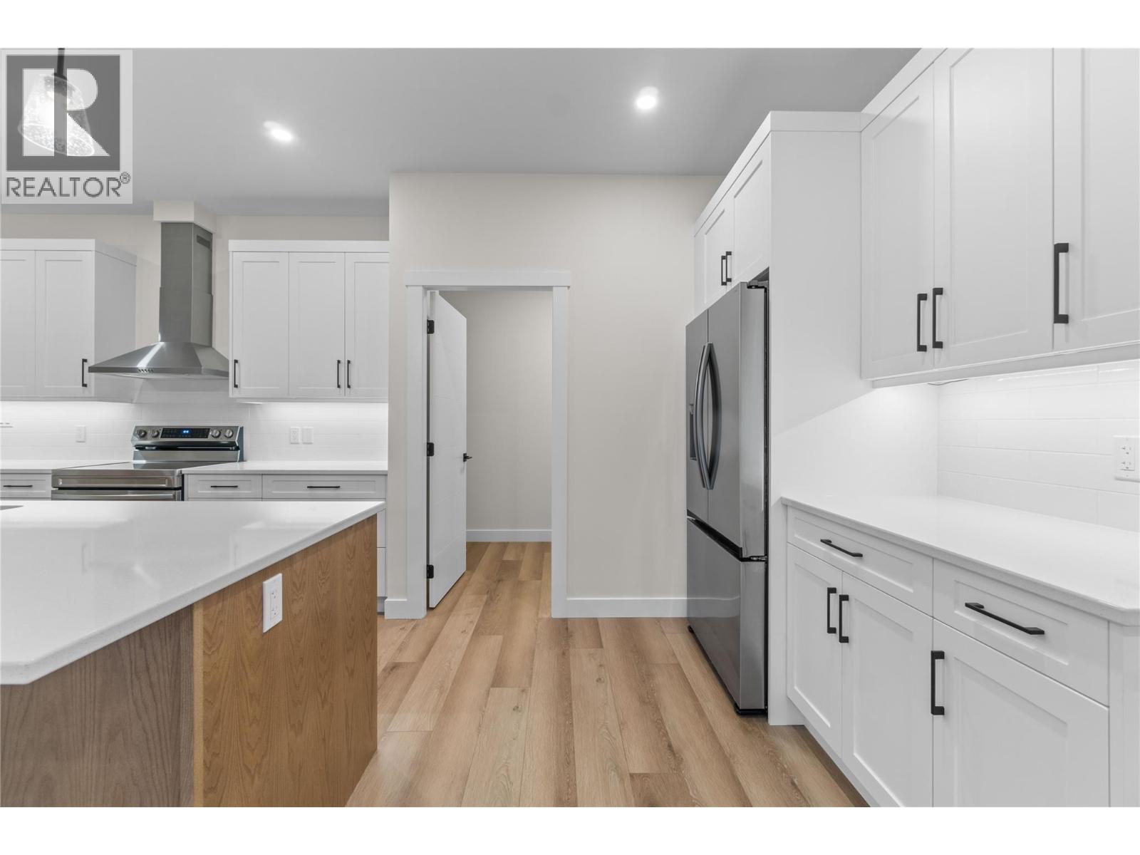 231 20 Street Ne Unit# 10, Salmon Arm, British Columbia  V1E 2Z7 - Photo 17 - 10383573