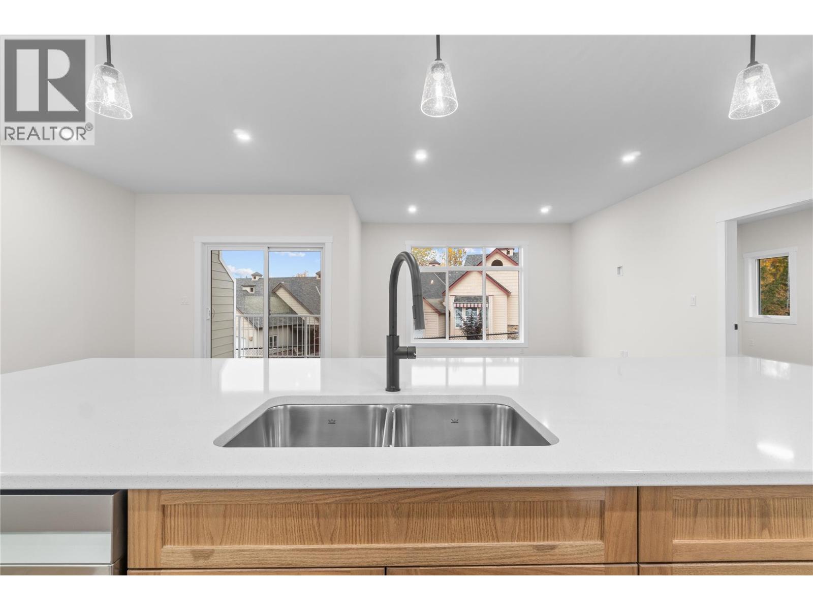 231 20 Street Ne Unit# 10, Salmon Arm, British Columbia  V1E 2Z7 - Photo 21 - 10383573