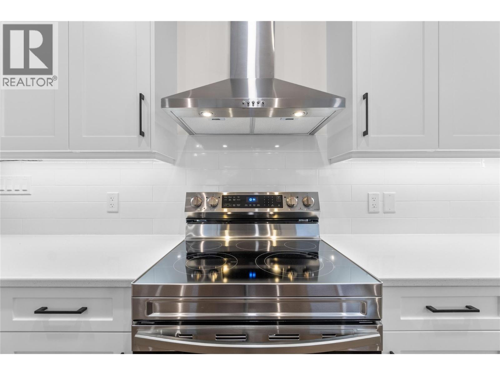 231 20 Street Ne Unit# 10, Salmon Arm, British Columbia  V1E 2Z7 - Photo 22 - 10383573