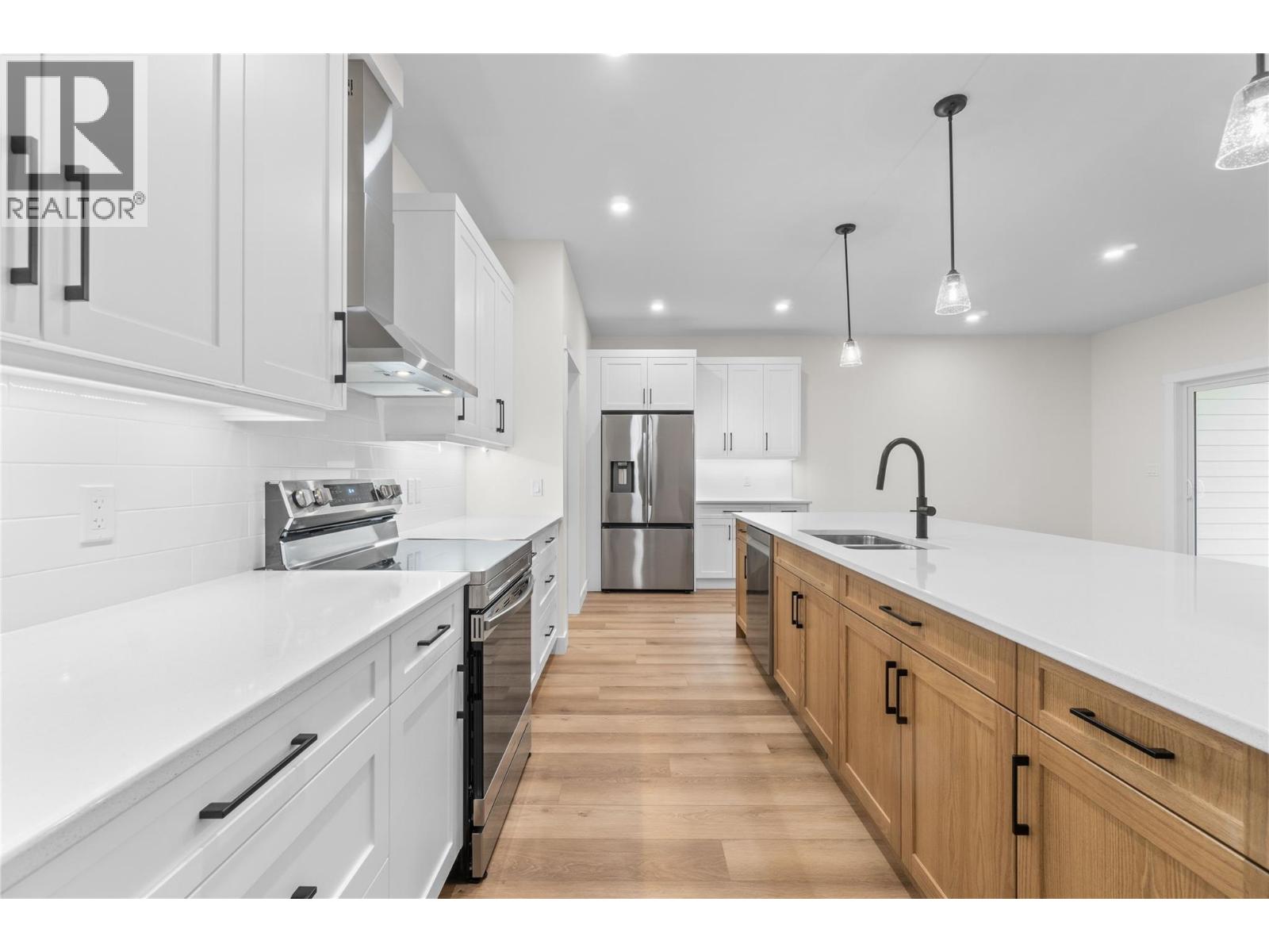 231 20 Street Ne Unit# 10, Salmon Arm, British Columbia  V1E 2Z7 - Photo 23 - 10383573