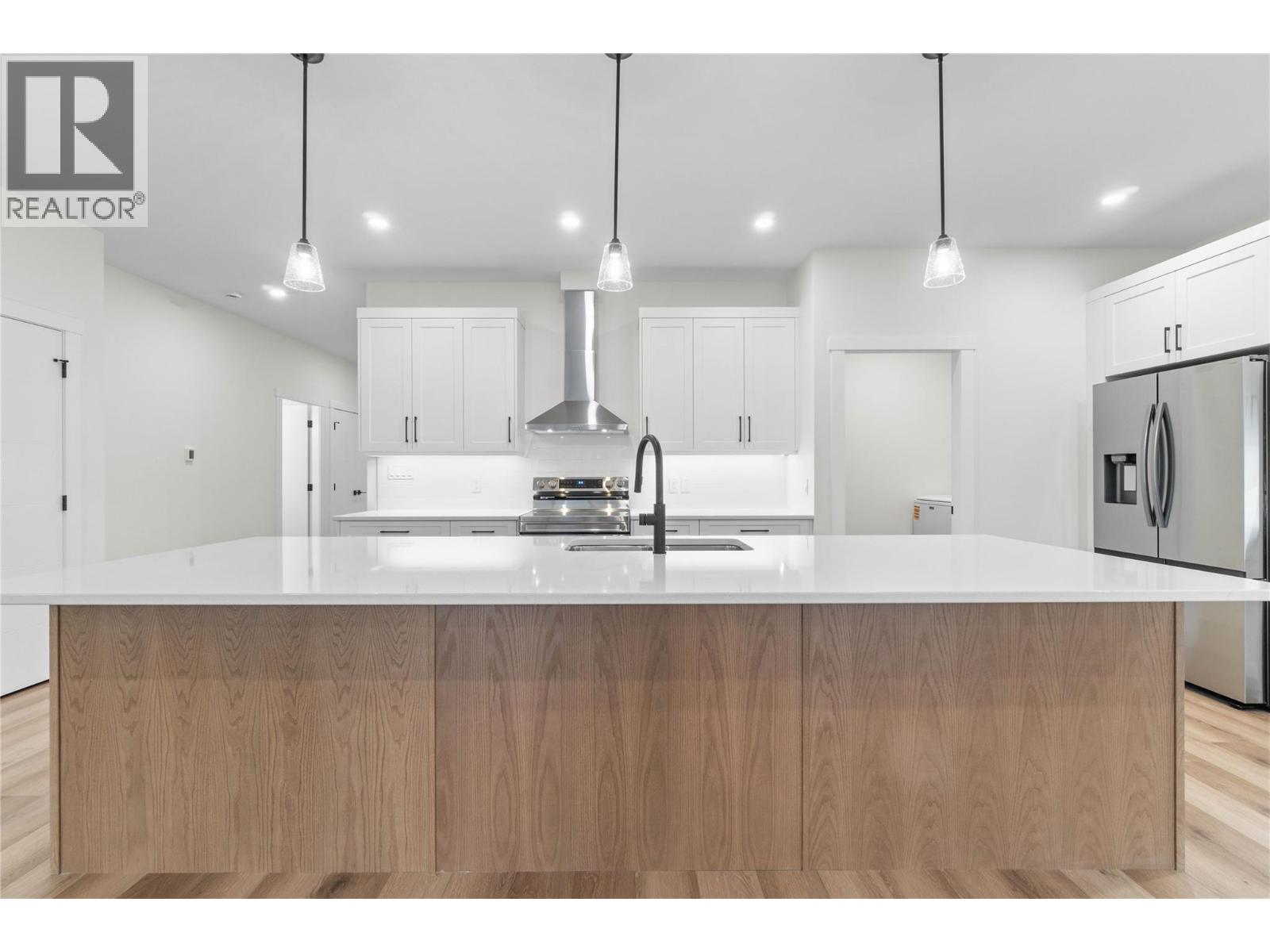 231 20 Street Ne Unit# 10, Salmon Arm, British Columbia  V1E 2Z7 - Photo 28 - 10383573