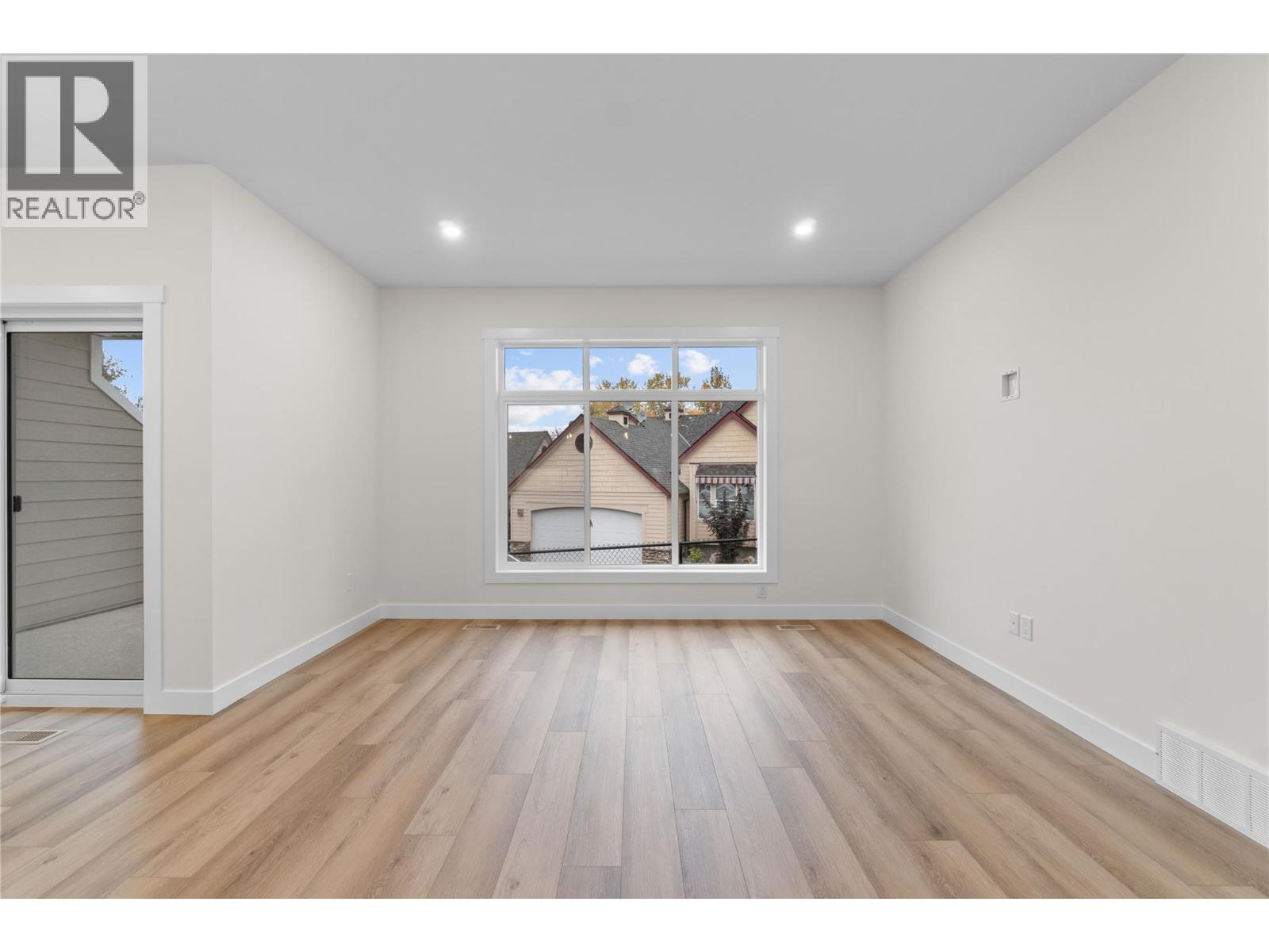 231 20 Street Ne Unit# 10, Salmon Arm, British Columbia  V1E 2Z7 - Photo 34 - 10383573