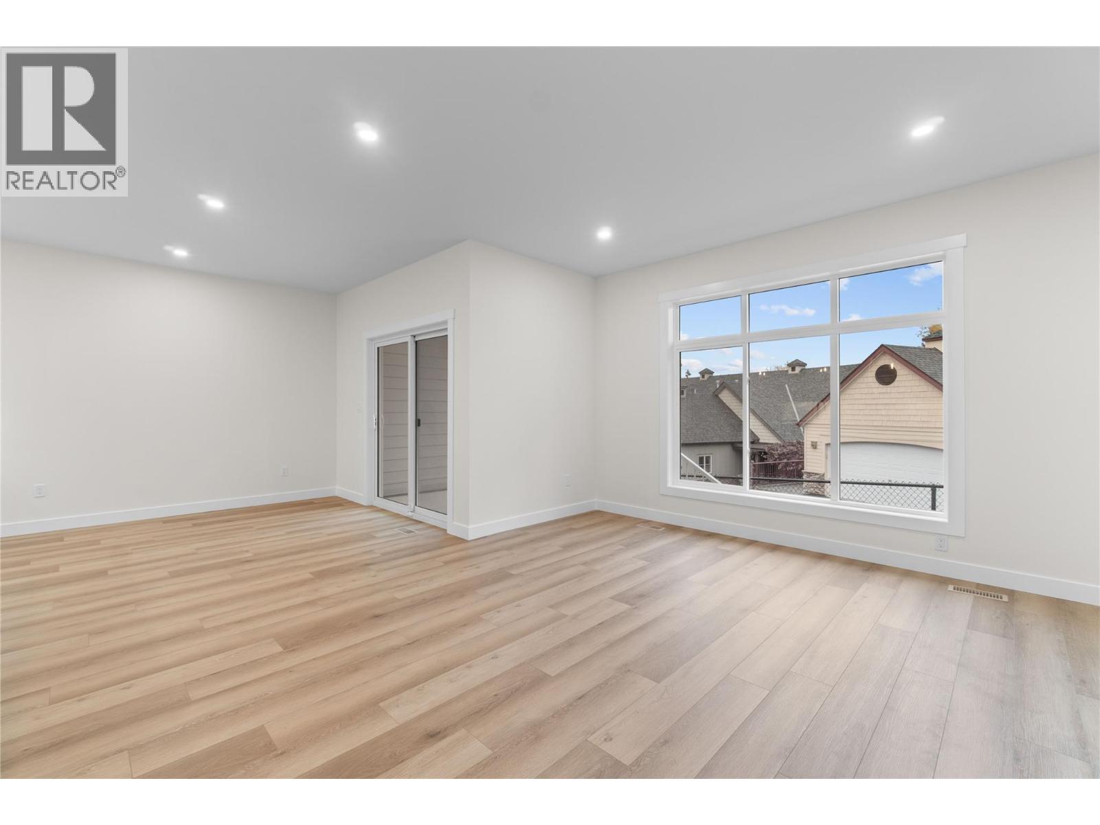 231 20 Street Ne Unit# 10, Salmon Arm, British Columbia  V1E 2Z7 - Photo 35 - 10383573