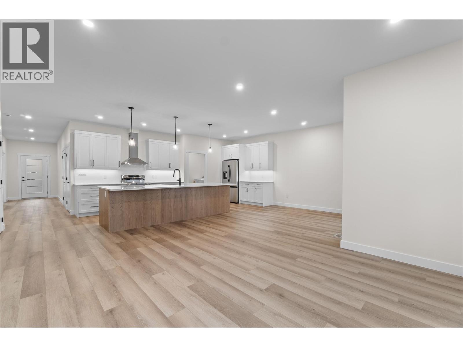 231 20 Street Ne Unit# 10, Salmon Arm, British Columbia  V1E 2Z7 - Photo 37 - 10383573