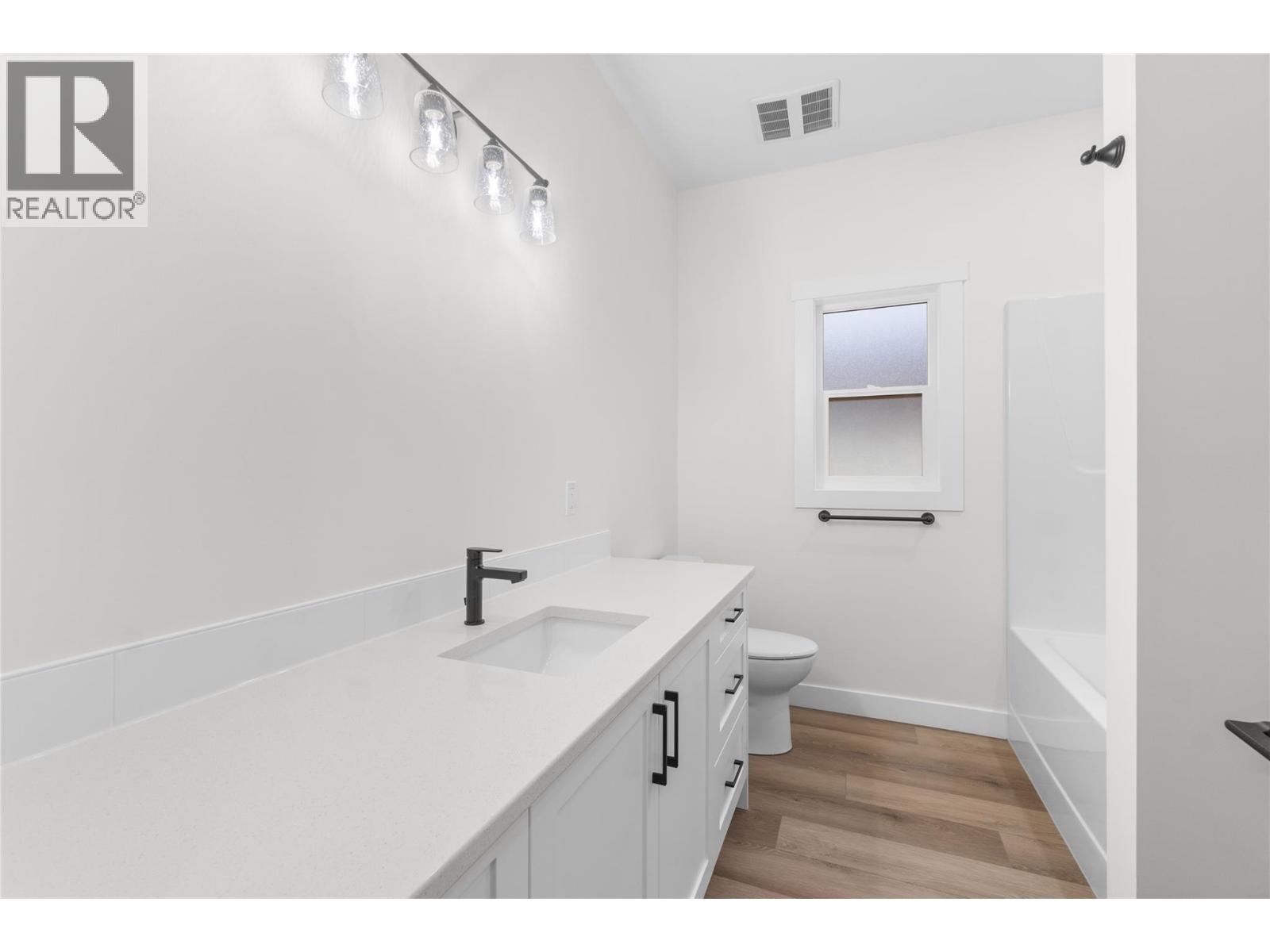 231 20 Street Ne Unit# 10, Salmon Arm, British Columbia  V1E 2Z7 - Photo 42 - 10383573