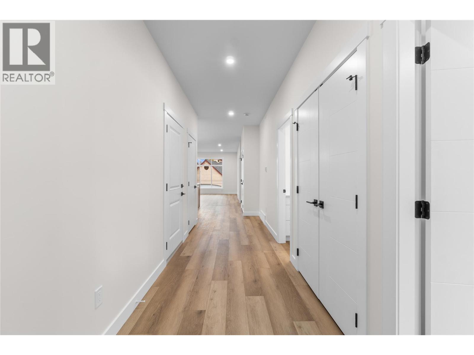 231 20 Street Ne Unit# 10, Salmon Arm, British Columbia  V1E 2Z7 - Photo 49 - 10383573