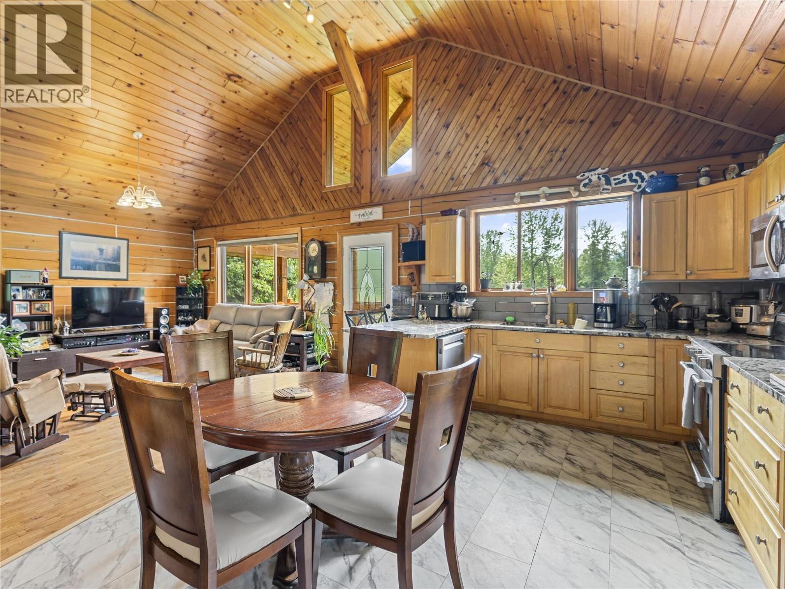 6177 Trout Creek Road, Clearwater, British Columbia  V0E 1N1 - Photo 9 - 10383549