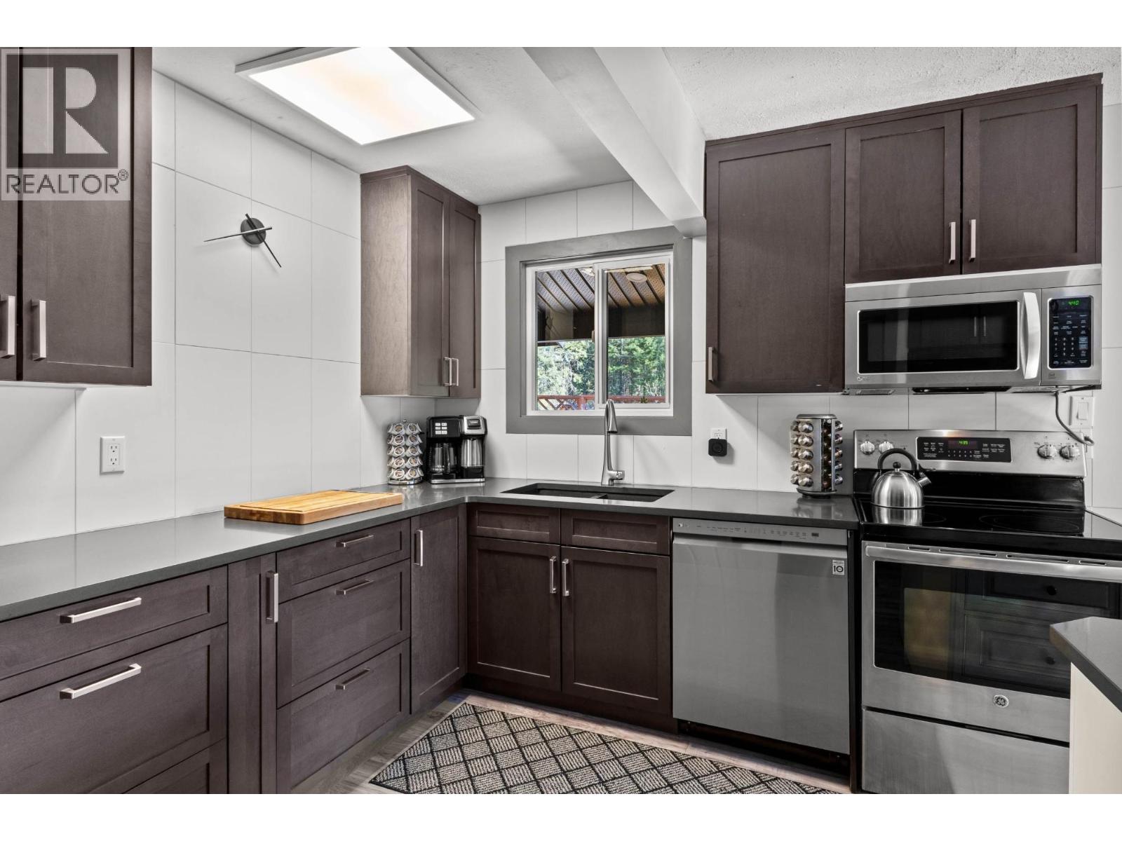 2486 Heffley-Louis Creek Road, Kamloops, British Columbia  V0E 1Z0 - Photo 15 - 10383480