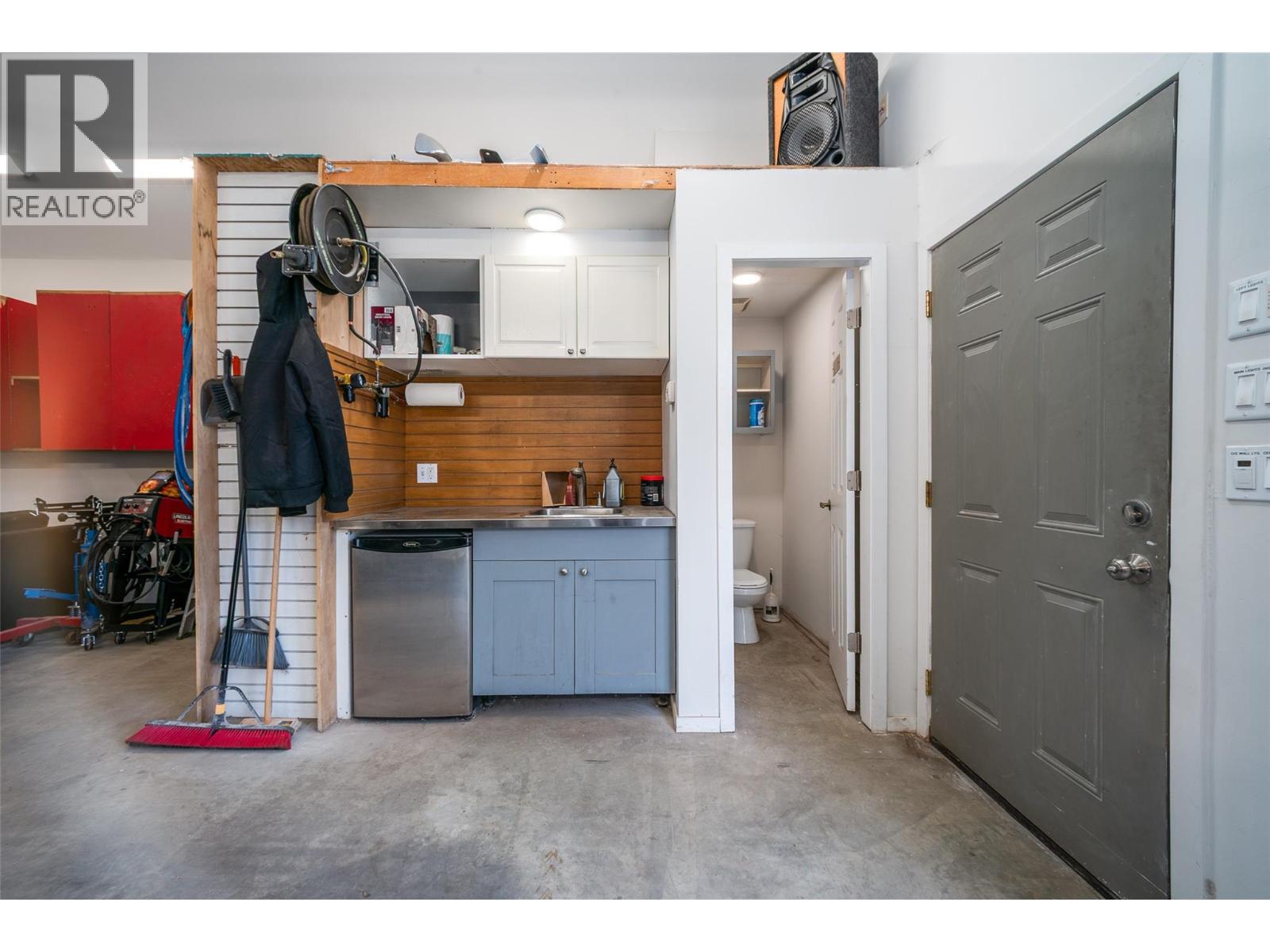 1150 Kelview Street, Kelowna, British Columbia  V1Y 3N8 - Photo 84 - 10383560