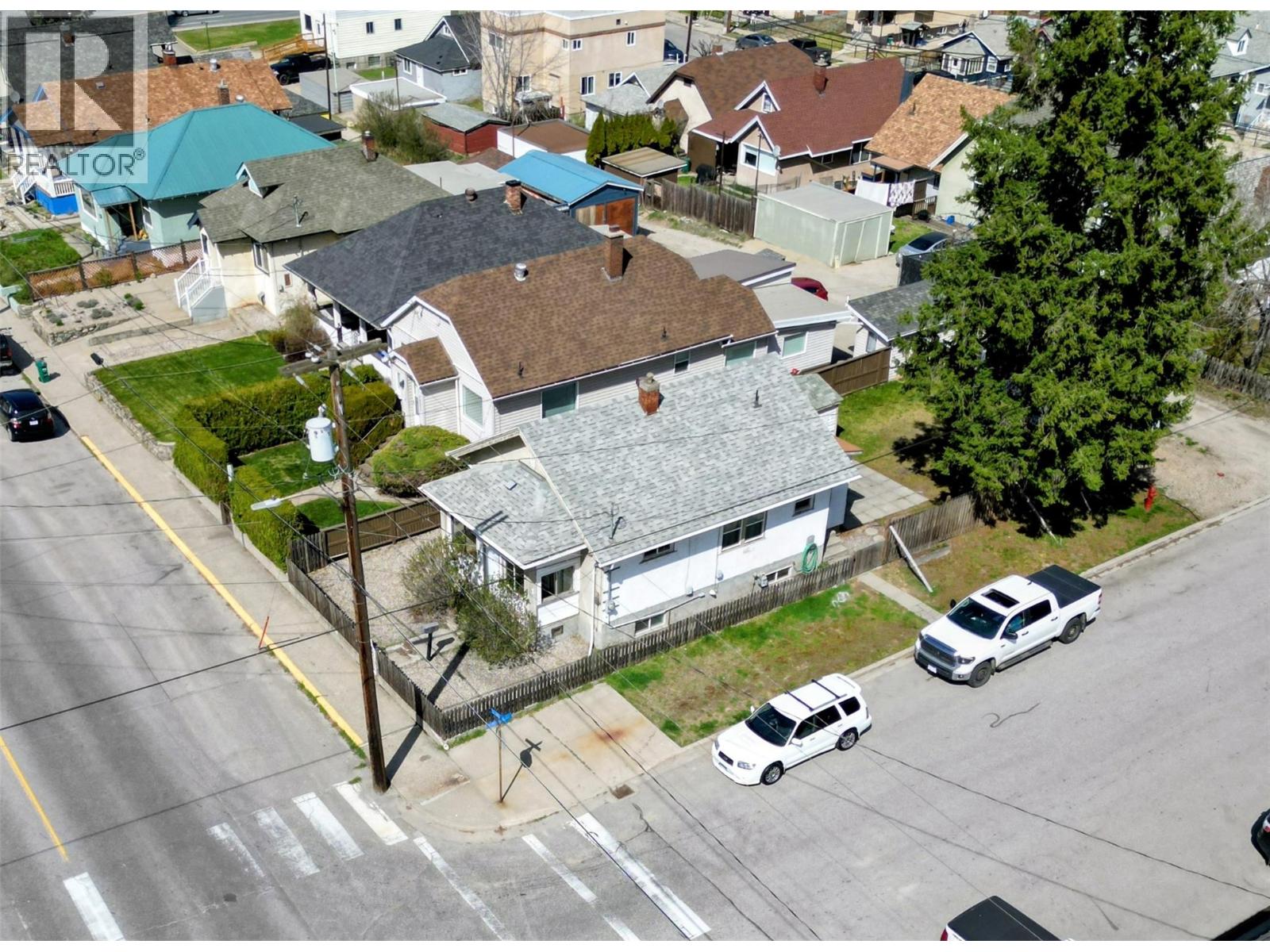 1497 Second Avenue, Trail, British Columbia  V1R 1M1 - Photo 2 - 10383352