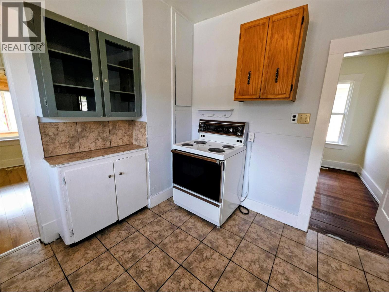 1497 Second Avenue, Trail, British Columbia  V1R 1M1 - Photo 6 - 10383352