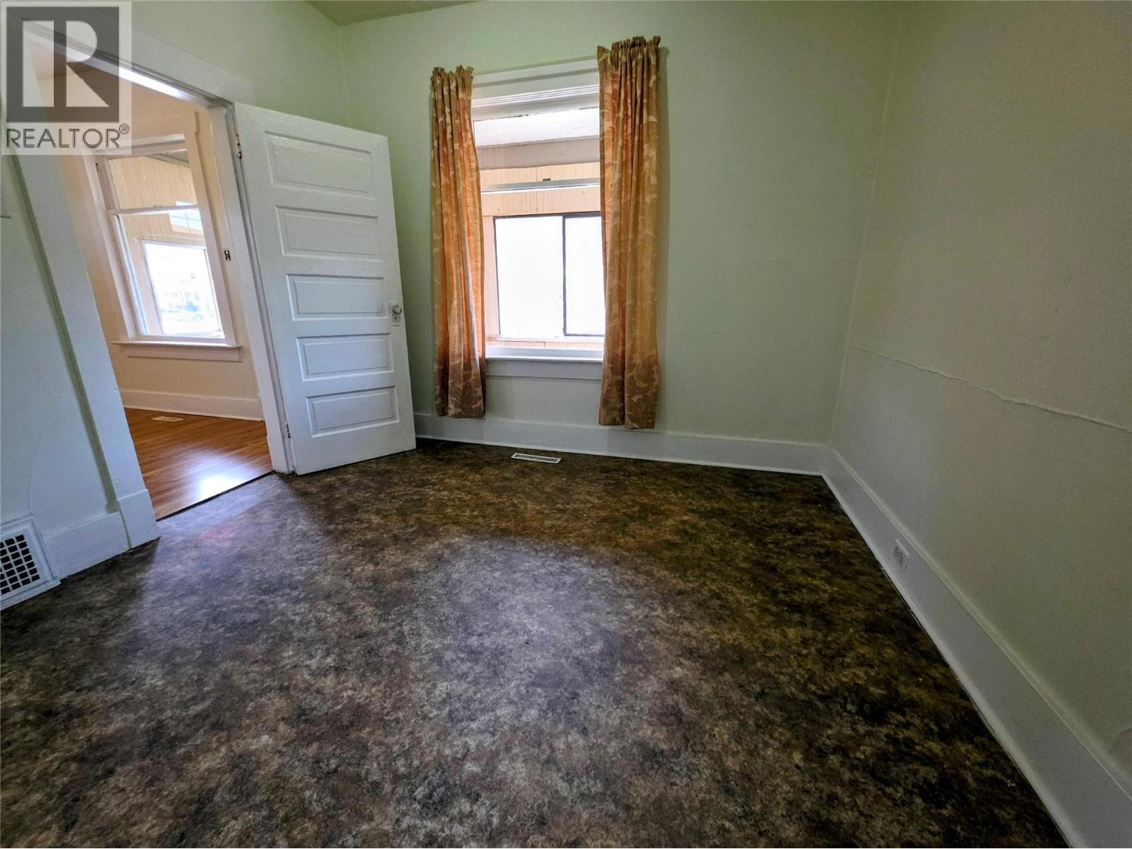 1497 Second Avenue, Trail, British Columbia  V1R 1M1 - Photo 8 - 10383352