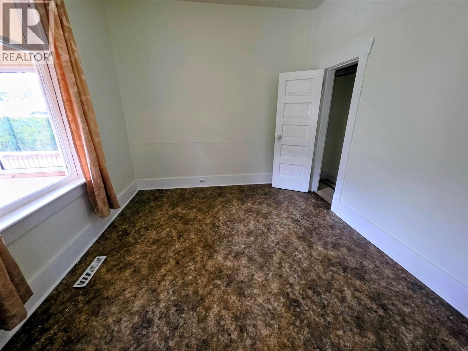 1497 Second Avenue, Trail, British Columbia  V1R 1M1 - Photo 9 - 10383352