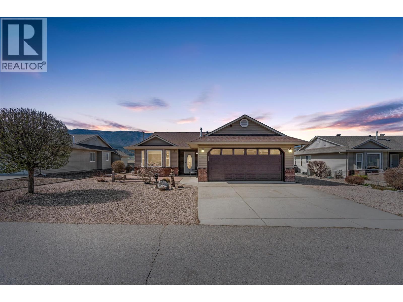 1131 1 Street N, Vernon, British Columbia  V1H 1Z1 - Photo 1 - 10382769