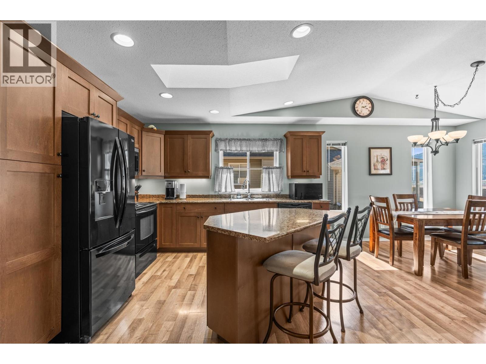 1131 1 Street N, Vernon, British Columbia  V1H 1Z1 - Photo 15 - 10382769