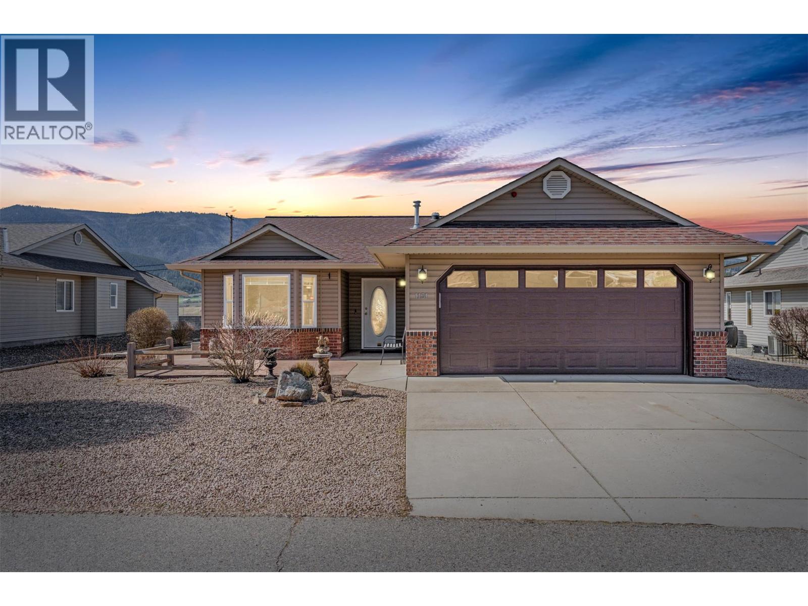 1131 1 Street N, Vernon, British Columbia  V1H 1Z1 - Photo 2 - 10382769