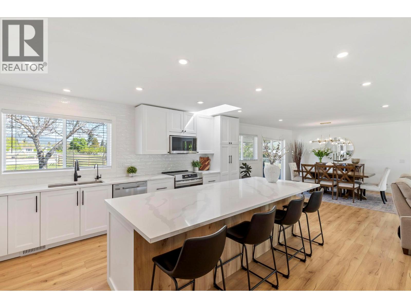 2780 Camp Road, Lake Country, British Columbia  V4V 1K3 - Photo 3 - 10383443