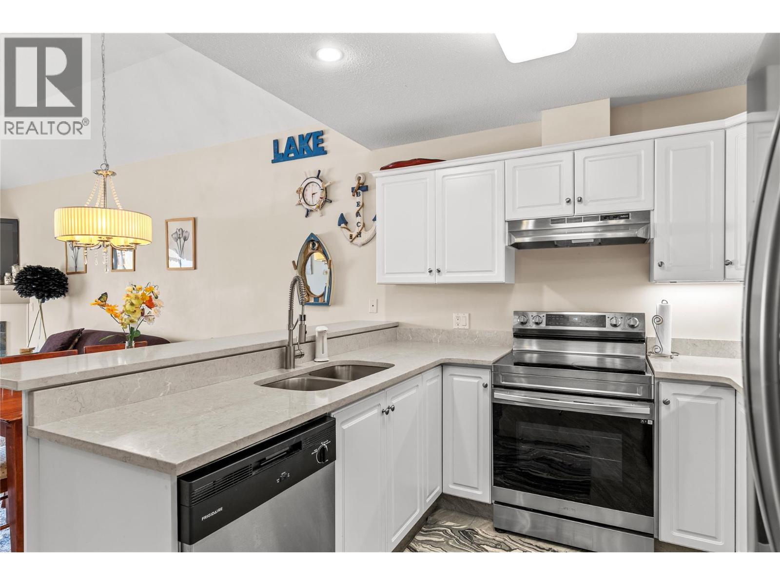 1002 Riverside Avenue Unit# 304, Sicamous, British Columbia  V0E 2V1 - Photo 4 - 10383527