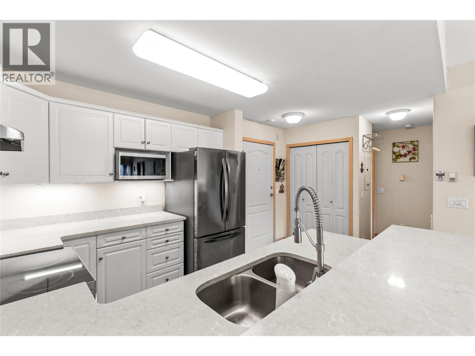 1002 Riverside Avenue Unit# 304, Sicamous, British Columbia  V0E 2V1 - Photo 5 - 10383527