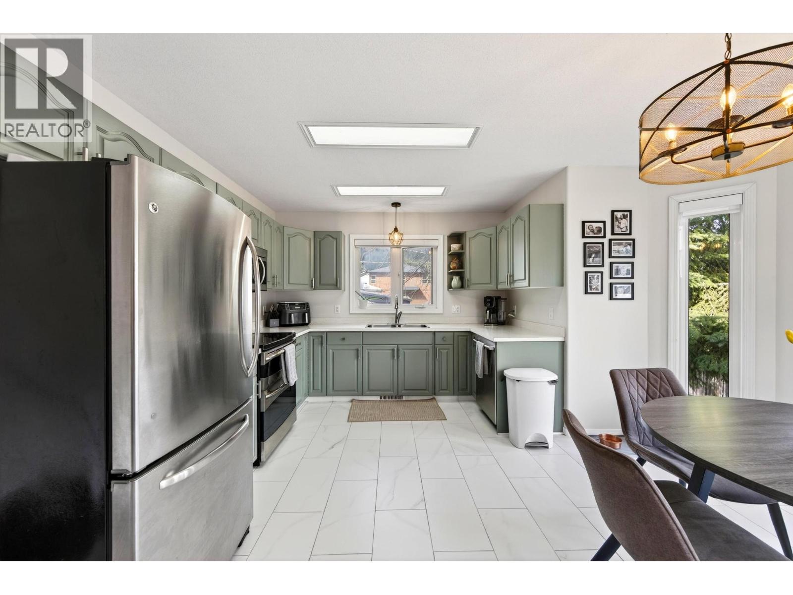 511 10th  S Street, Golden, British Columbia  V0A 1H0 - Photo 5 - 10383609