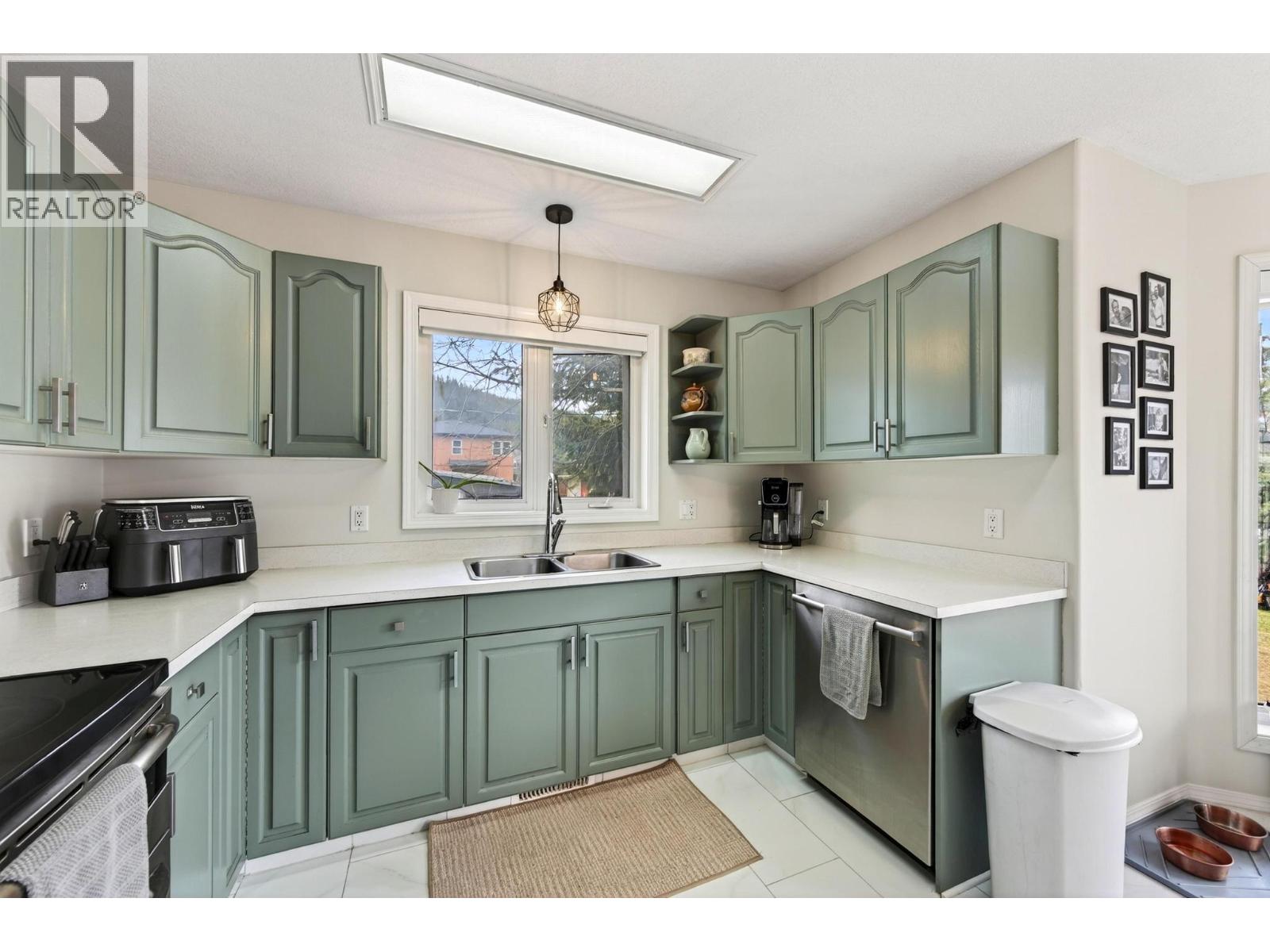 511 10th  S Street, Golden, British Columbia  V0A 1H0 - Photo 9 - 10383609