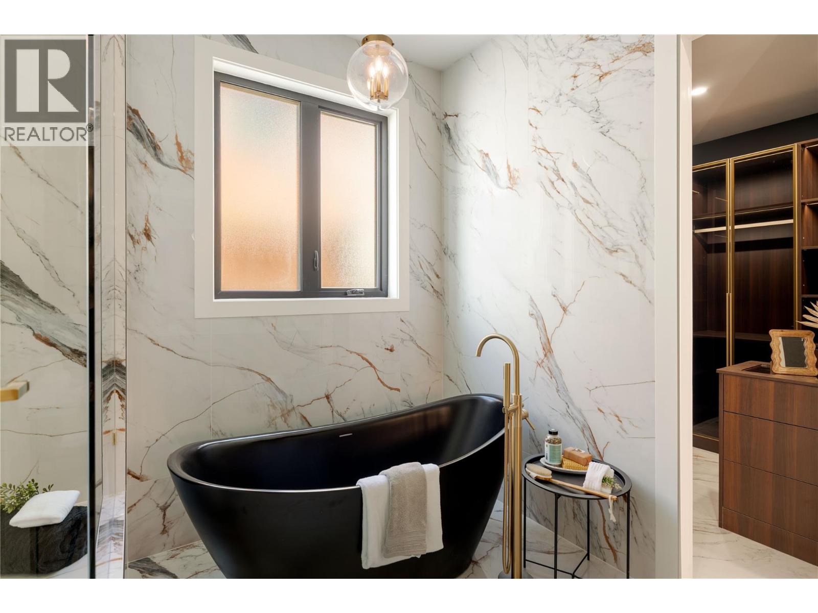 1016 Emslie Street, Kelowna, British Columbia  V1W 0C3 - Photo 22 - 10383477