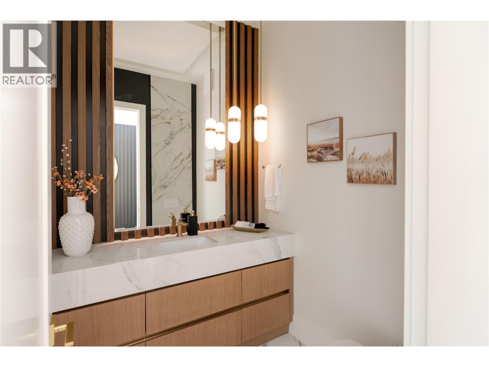 1016 Emslie Street, Kelowna, British Columbia  V1W 0C3 - Photo 27 - 10383477