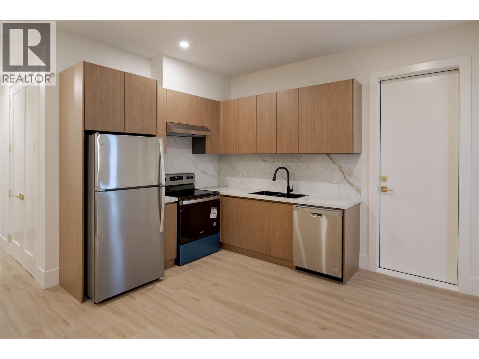 1016 Emslie Street, Kelowna, British Columbia  V1W 0C3 - Photo 60 - 10383477