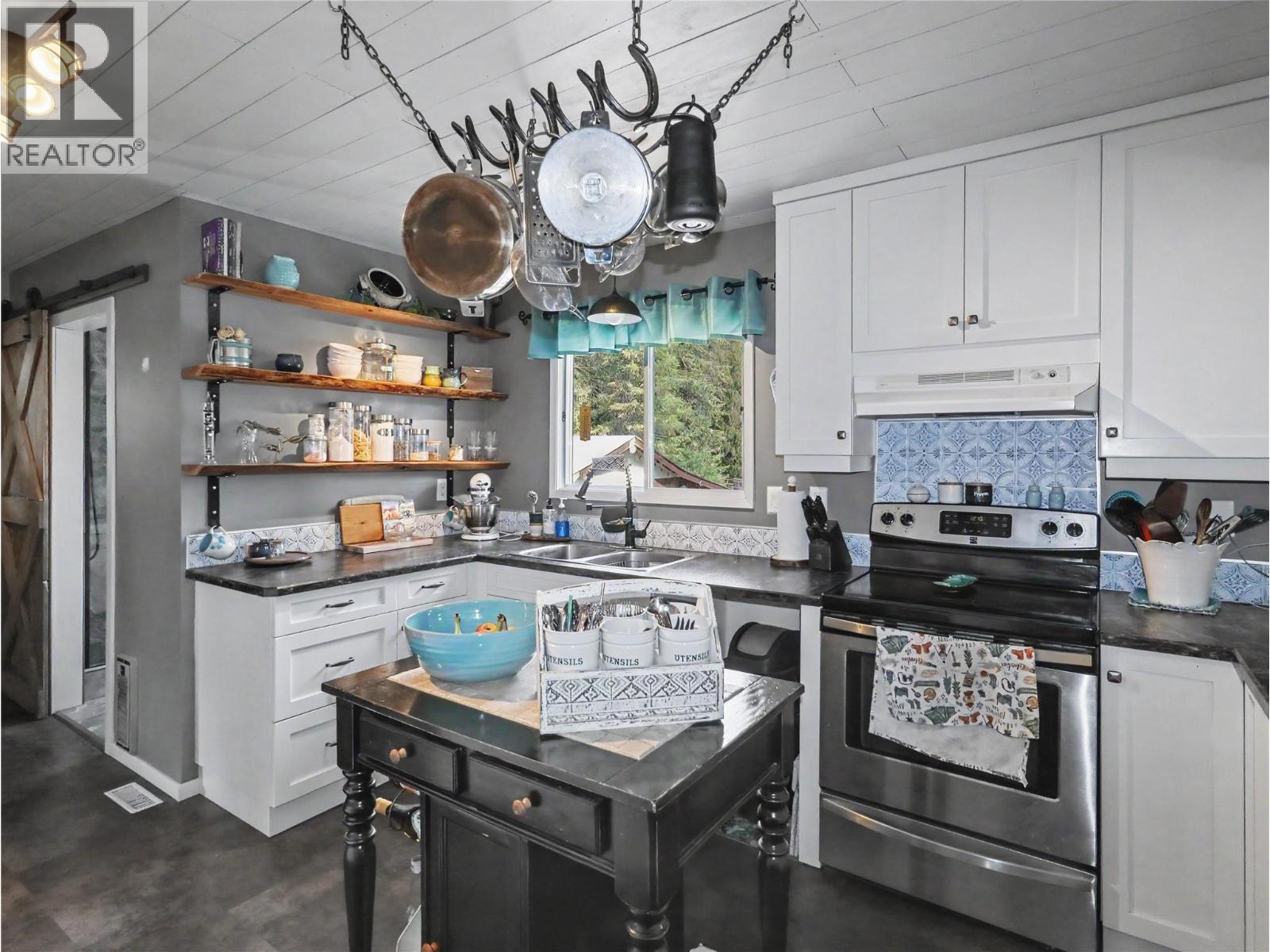 12050 3 Highway, Greenwood, British Columbia  V0H 1J0 - Photo 19 - 10383630